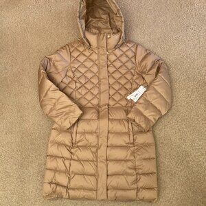 Striking Liz Claiborne Puffy coat in a Gold/Tan color with Gold hardware - NWT-L